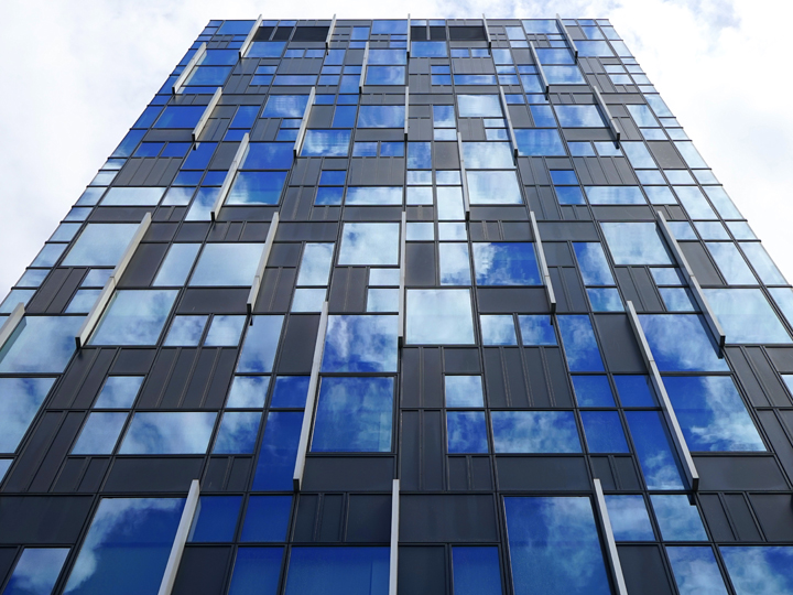 东站幕墙玻璃防水补漏